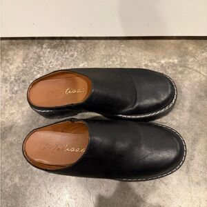 Matisse Black Leather Slip-On Clogs with Tan Insole